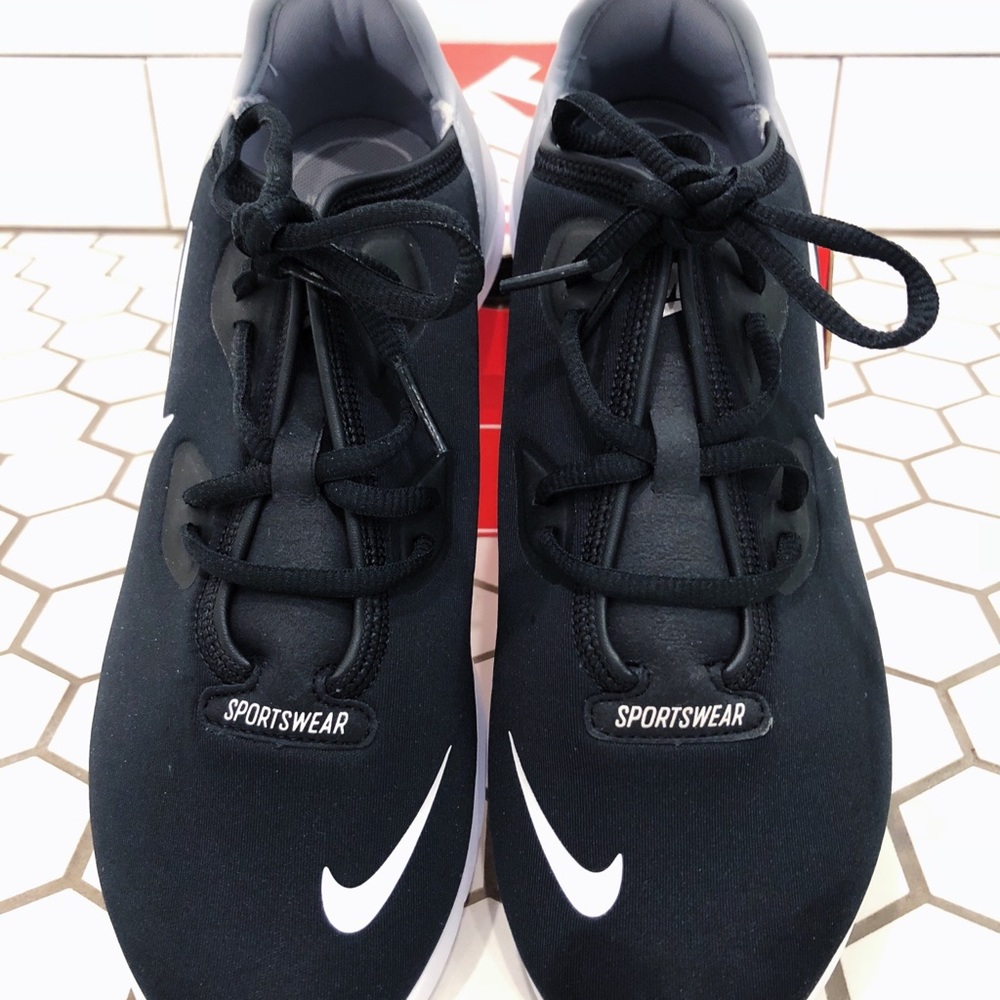 Nike Woman’s Shoes-ONLY worn ONCE!✨ - Picture 3 of 4